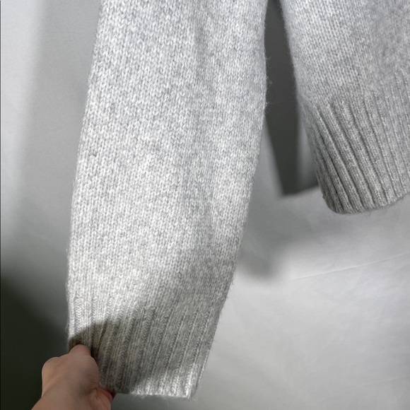 NEUTRAL GROUND WOMENS LIGHT GRAY V NECK COLLARED SWEATER SMALL - Picture 3 of 6